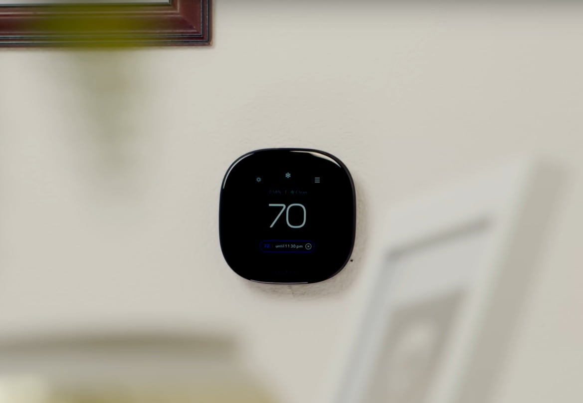 Thermostat with remote sensor